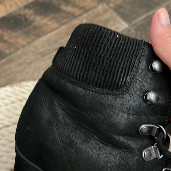 White Mountain ankle boots black suede with a slight heel - Picture 7 of 8